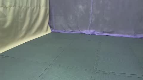 cutetinyasian143_ online show from November 1, 3:28 am