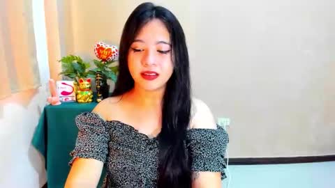 cutie_asianwoman online show from October 18, 7:45 am