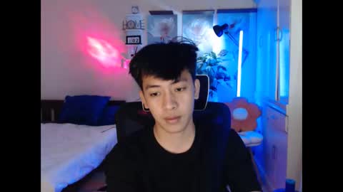 Neil Taylor online show from December 2, 1:20 pm