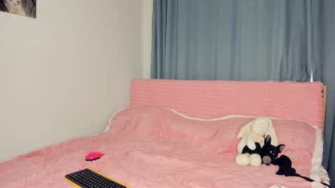 cutie online show from February 12, 7:56 am