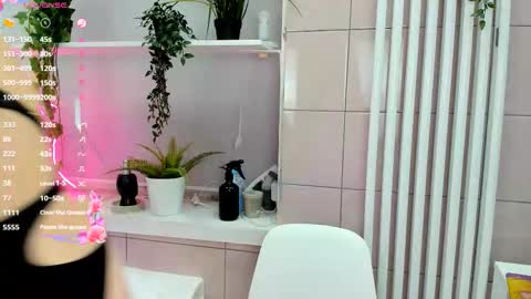 Lina online show from December 5, 2:04 pm