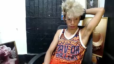 Snapshot of cutie_mico chatting on March 9, 6:50 am cutie_mico online show from March 9, 6:50 am
