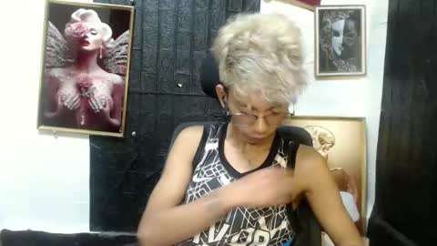 Snapshot of cutie_mico chatting on February 25, 6:25 am cutie_mico online show from February 25, 6:25 am