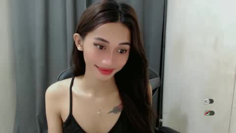 Snapshot of cutie_mitcha chatting on February 9, 1:00 am cutie_mitcha online show from February 9, 1:00 am