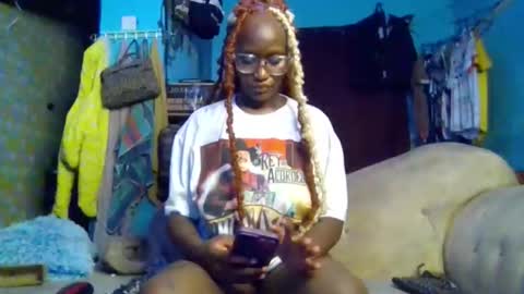 CUTIE online show from April 5, 7:22 pm