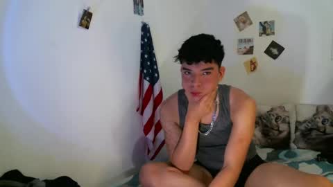 Snapshot of cutiechris_ chatting on March 6, 10:58 pm Cristian online show from March 6, 10:58 pm