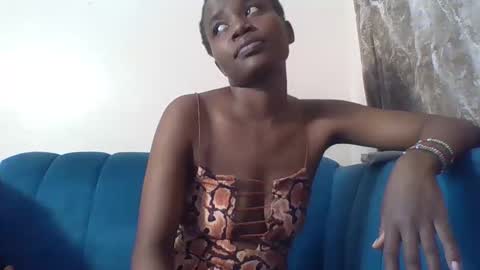 Snapshot of cutiequeen2 chatting on September 19, 9:29 pm cutiequeen2 online show from September 19, 9:29 pm