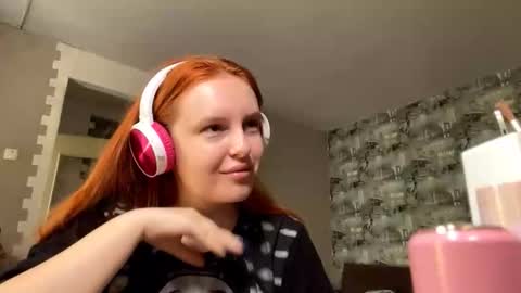 cutiestginger online show from September 19, 10:41 am