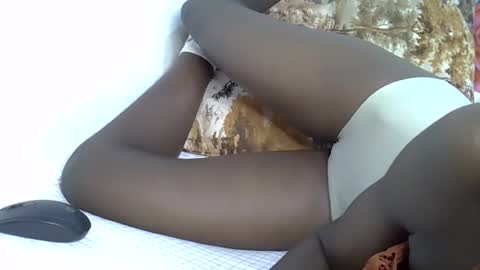 Snapshot of cuttey_slim chatting on September 11, 5:03 pm cuttey_slim online show from September 11, 5:03 pm