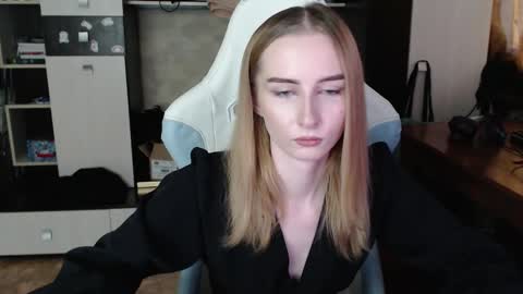 Cutti Crystal online show from October 10, 8:42 am