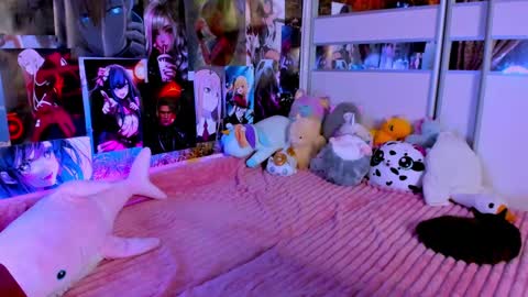 Snapshot of cuttie_ponyy chatting on December 5, 9:33 pm Nora online show from December 5, 9:33 pm