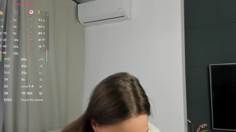 Cwen online show from December 5, 7:44 pm