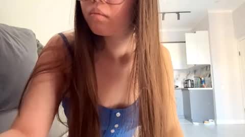 Snapshot of cwenecollins chatting on September 15, 9:44 am Akemi online show from September 15, 9:44 am