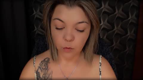 Snapshot of cyberdomme chatting on January 7, 1:38 am Full time mean bitch. online show from January 7, 1:38 am