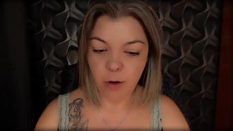 Snapshot of cyberdomme chatting on January 3, 9:15 am Full time mean bitch. online show from January 3, 9:15 am