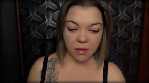 Snapshot of cyberdomme chatting on December 8, 1:19 am Full time mean bitch. online show from December 8, 1:19 am