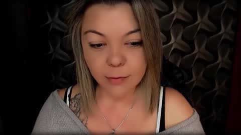 Snapshot of cyberdomme chatting on February 15, 6:44 am Full time mean bitch. online show from February 15, 6:44 am