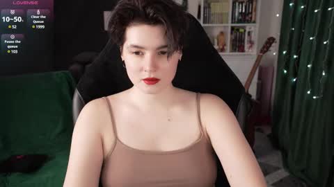 Helen Blossom online show from February 19, 8:10 pm