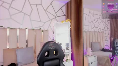 cyrus_tay online show from May 9, 12:22 pm