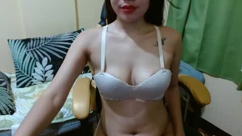 Snapshot of czarina69 chatting on February 2, 5:15 pm czarina69 online show from February 2, 5:15 pm