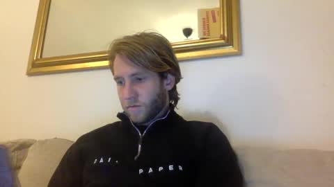 Snapshot of d3nnis_123 chatting on February 12, 7:24 pm d3nnis_123 online show from February 12, 7:24 pm