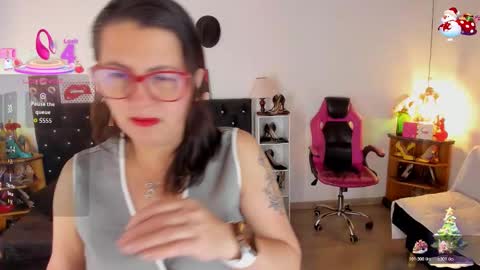 Mia  online show from December 17, 11:28 am