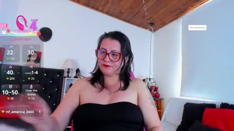 Mia  online show from November 29, 4:14 pm