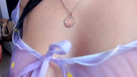 Snapshot of daahanna_ chatting on February 9, 1:44 am Ailyn online show from February 9, 1:44 am