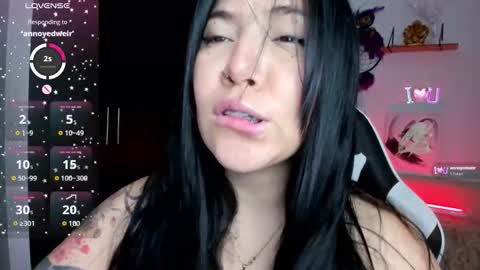 Ailyn  online show from October 20, 1:43 am