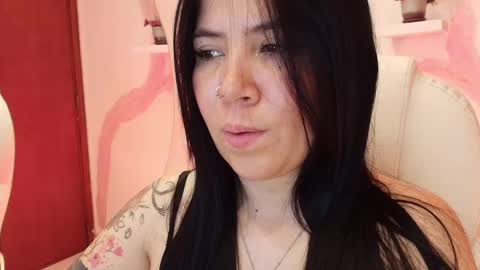Snapshot of daahanna_ chatting on February 21, 4:51 am Ailyn online show from February 21, 4:51 am