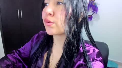 Snapshot of daahanna_ chatting on March 4, 12:18 am Ailyn online show from March 4, 12:18 am