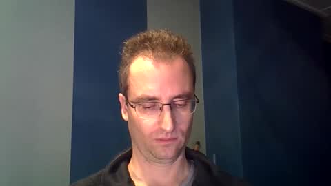 Snapshot of daanschr chatting on December 6, 2:18 am daanschr online show from December 6, 2:18 am