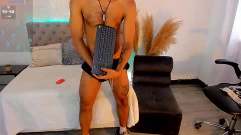 Snapshot of daarkomalfoy chatting on January 17, 8:22 pm Mauricio online show from January 17, 8:22 pm