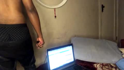 dad_tothesehoes online show from January 11, 7:38 pm