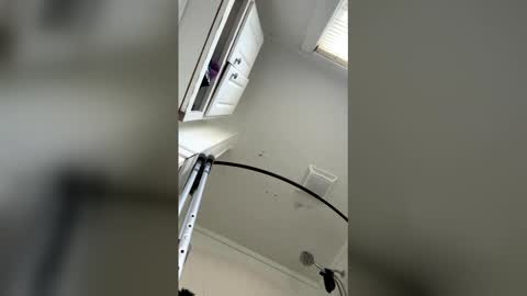 dadalongleg online show from April 8, 8:01 pm