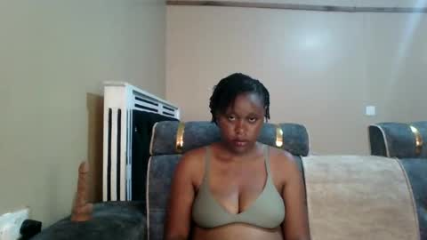 Snapshot of daddies_honey chatting on February 20, 10:37 am Angel online show from February 20, 10:37 am