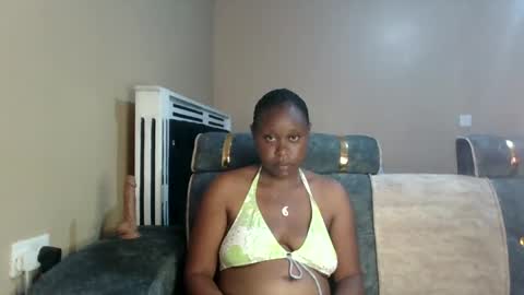 Snapshot of daddies_honey chatting on January 8, 10:15 am Angel online show from January 8, 10:15 am