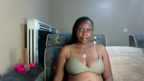 Snapshot of daddies_honey chatting on December 23, 1:40 am Angel online show from December 23, 1:40 am