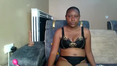 Snapshot of daddies_honey chatting on January 23, 1:56 pm Angel online show from January 23, 1:56 pm