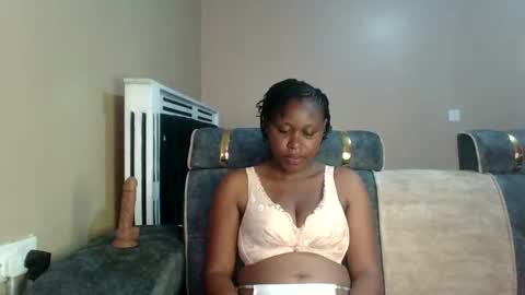 Snapshot of daddies_honey chatting on January 27, 12:58 pm Angel online show from January 27, 12:58 pm
