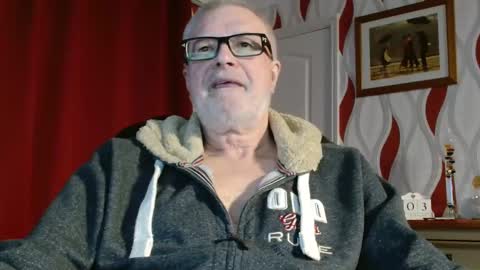 Brian ... online show from February 3, 9:08 pm