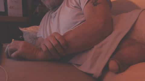 Snapshot of daddiesmonstercock chatting on January 26, 12:54 pm daddiesmonstercock online show from January 26, 12:54 pm
