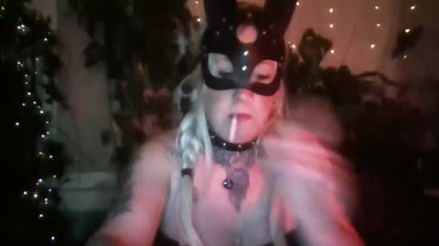 daddiesnaughtygirl85 online show from March 16, 5:44 am