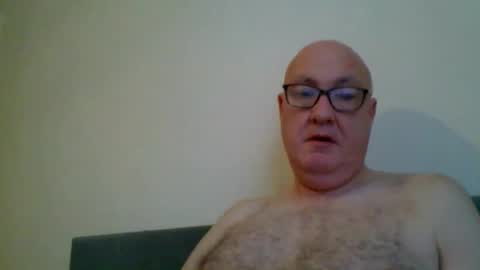 daddyhere4uall6 online show from November 3, 8:04 am