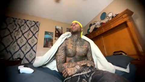 sexy tatted king bbc online show from May 4, 5:25 am