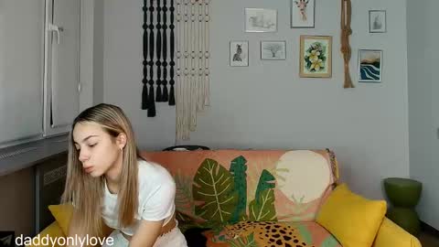 Zoe online show from October 13, 8:22 pm