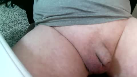 Snapshot of daddysmalls_55 chatting on December 20, 10:32 pm daddysmalls online show from December 20, 10:32 pm