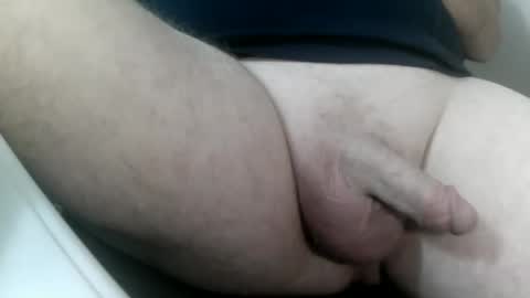 Snapshot of daddysmalls_55 chatting on January 9, 8:22 pm daddysmalls online show from January 9, 8:22 pm