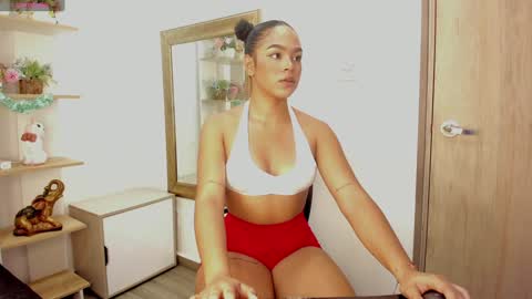 Lesly online show from December 20, 4:20 am