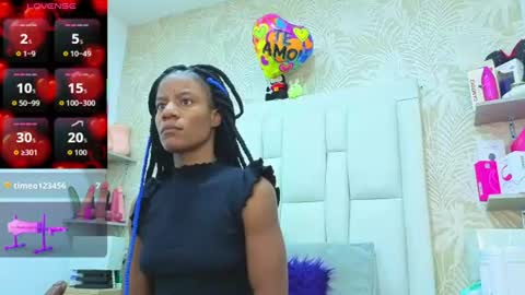 daffnelewis online show from June 26, 11:26 am